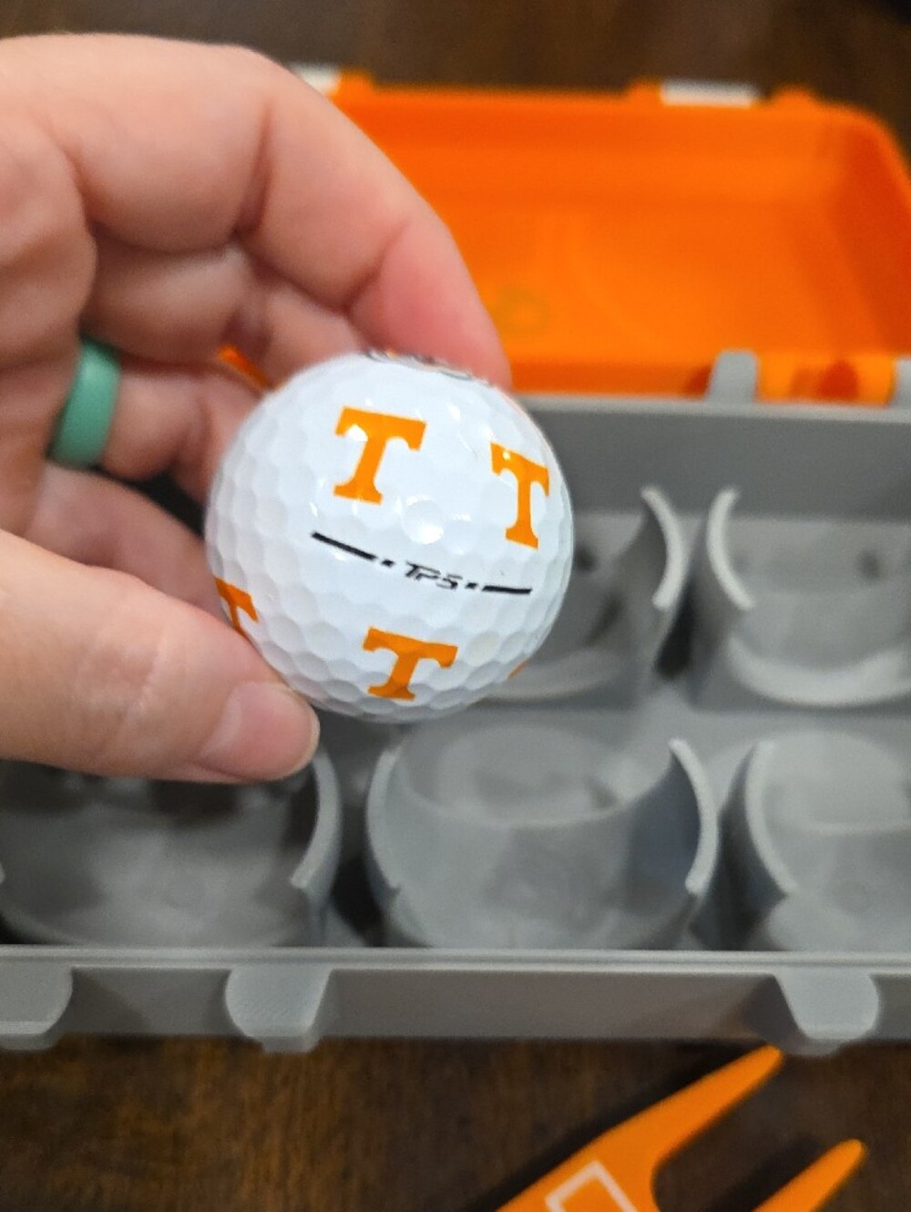 Tennessee Volunteers Golf Divot Tool + Ball & Case - Orange White - Picture 4 of 6